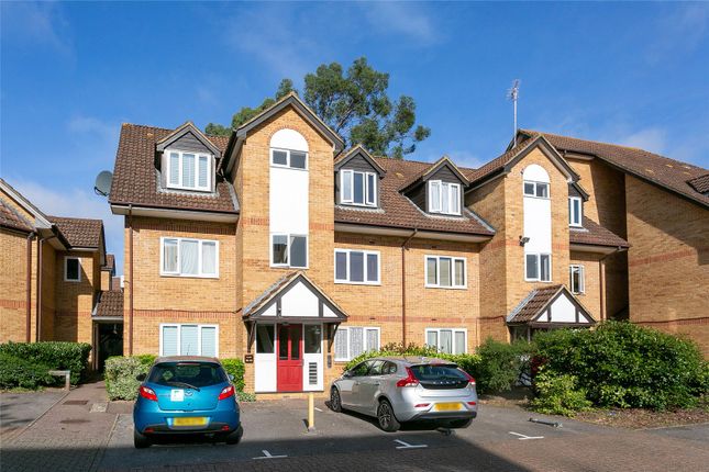 Thumbnail Flat to rent in Rochester Drive, Watford