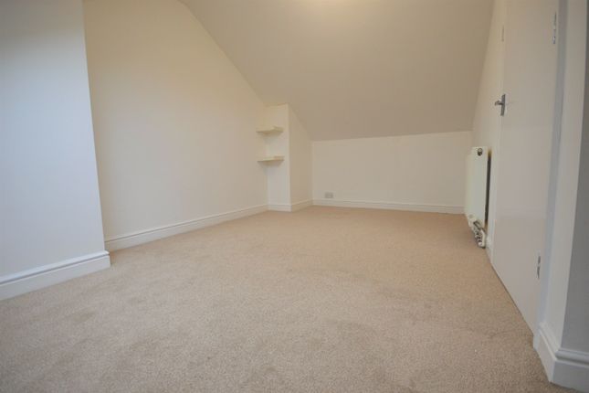 Terraced house to rent in Roebuck Lane, Sale