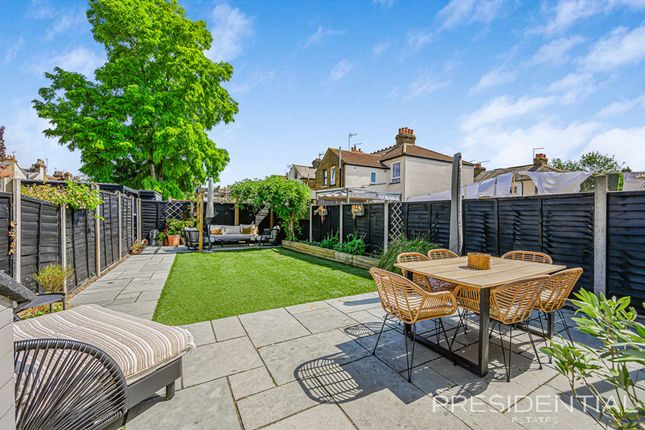 11 Honey Lane, Waltham Abbey photo 4