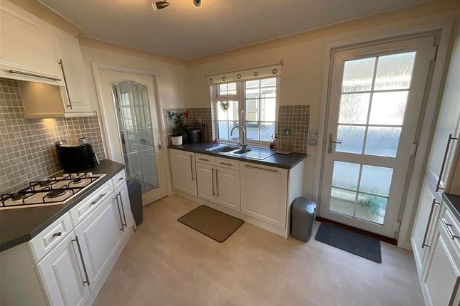 Mobile/park home for sale in Elm Way, Hayes Country Park Battlesbri, Wickford, Essex