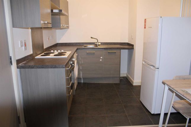 Flat to rent in Lombard Street West, West Bromwich