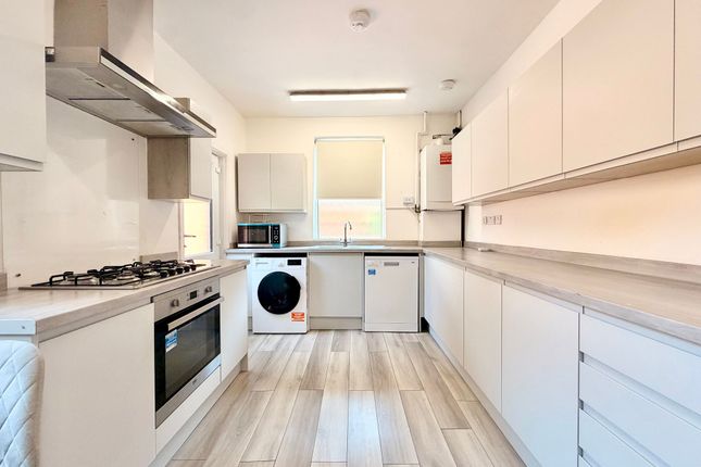 131 Rolleston Drive, Nottingham photo 5