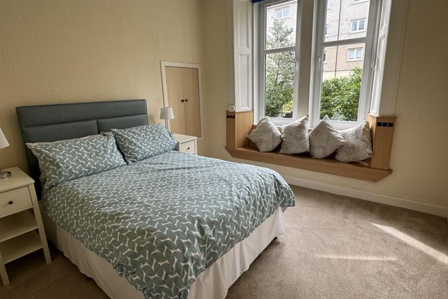 Flat to rent in Crow Road, Glasgow