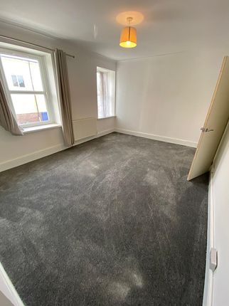 1, Emerald Street, Cardiff photo 5
