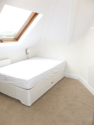 12 Worple Court, Worple Road, Wimbledon photo 5
