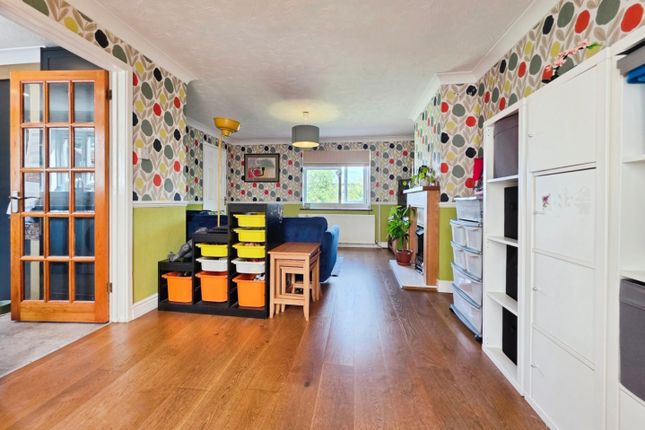 6, Manor View, Stroud photo 4