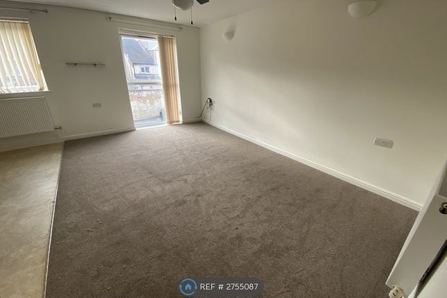 Flat, The Bank Pytchley St, Northampton photo 2