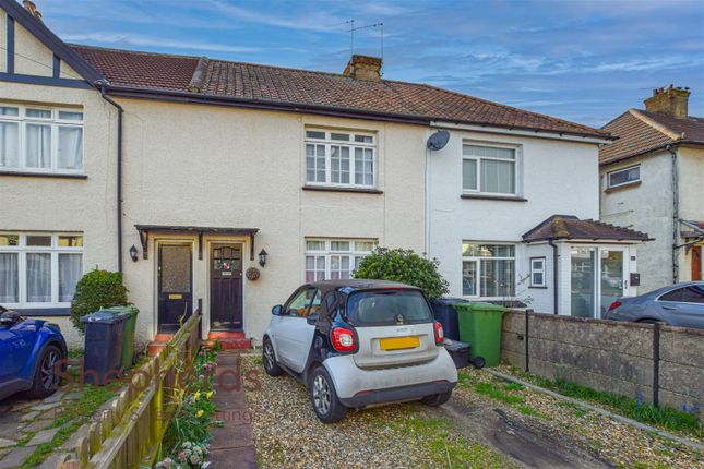 Thumbnail Terraced house for sale in Crossfield Road, Hoddesdon