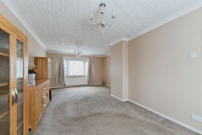 27, Harlech Court, Ellesmere Port photo 2