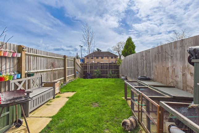 12 Cannon Close, Aylesbury photo 4