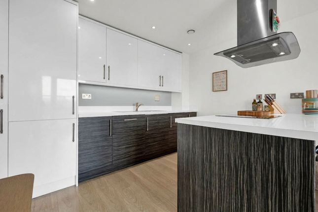 Flat 47, Aubers Ridge Court, London photo 3