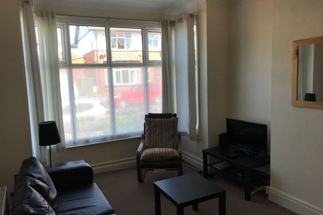 Terraced house to rent in Newport Mount, Leeds