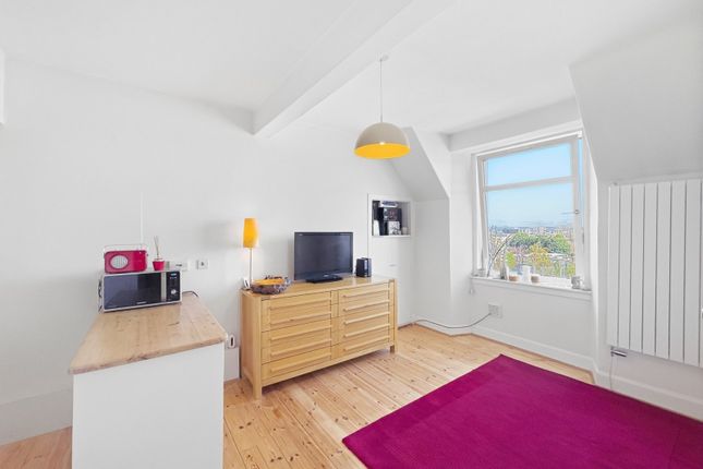 13/10 Earlston Place, Edinburgh photo 2