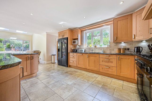 59 Church Street, Crowthorne, Berkshire photo 2
