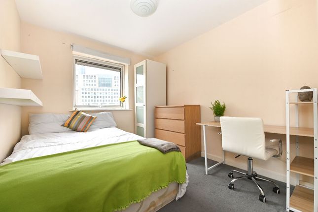Thumbnail Room to rent in Room 1, Flynn Court, London