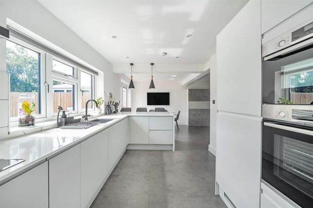 9, Cedar Avenue, Ruislip photo 4