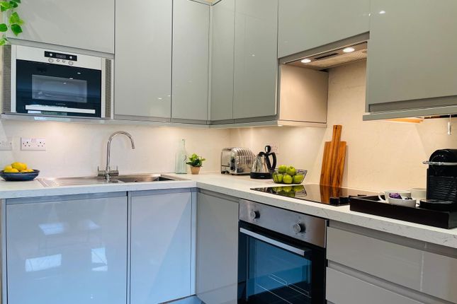 Flat 3 6, Woodside Park Road, London photo 4