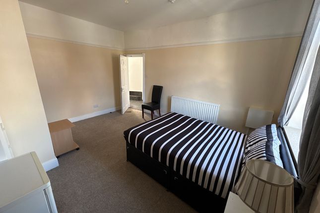 1, Merridale Crescent, Wolverhampton photo 2
