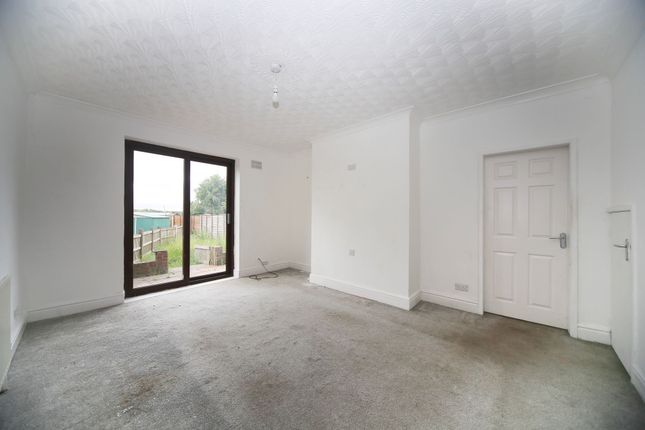 446 Bickershaw Lane, Wigan photo 4