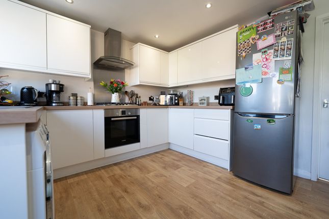 8 Meadow Road, Nuneaton photo 4