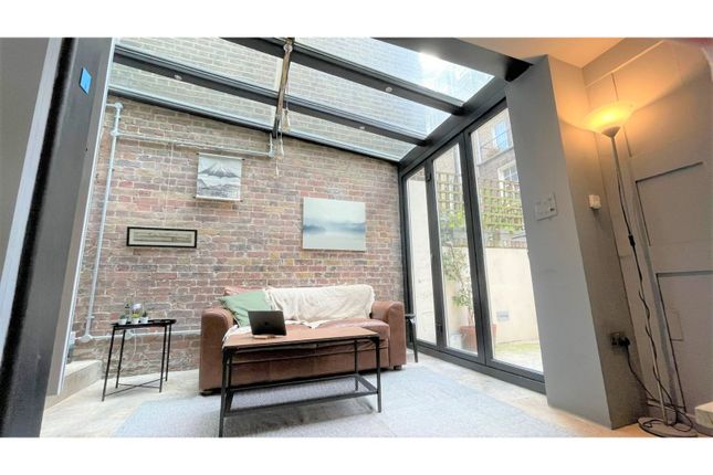 Flat for sale in 10 Winchester Street, London
