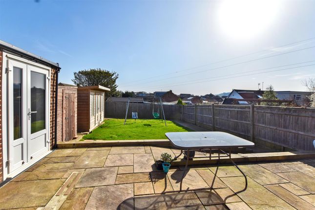 16, Greenleaf Gardens, Polegate photo 4