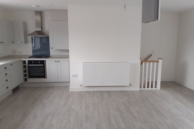 2, Hawthorn Place, Lucombe Park photo 3