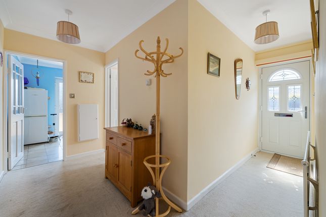 7, Cambridge Walk, West Meads, Aldwick, Bognor Regis, West Sussex photo 2