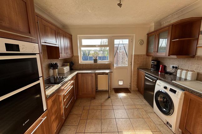 73, Cawood Crescent, Hull photo 3