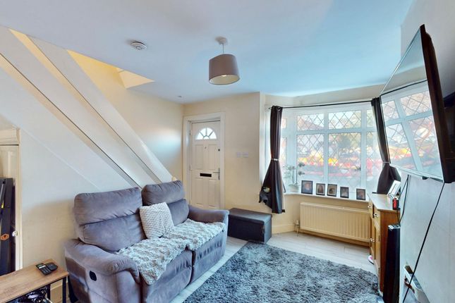 7, Fredora Avenue, Hayes photo 3