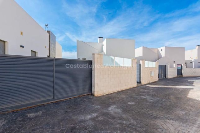 Villa for sale in Villamartin, Orihuela Costa, Alicante, Valencia, Spain