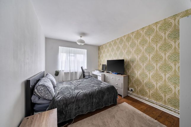 Flat 15 Tivendale,, Brook Road, London photo 3