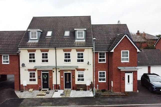 Town house for sale in Rayleigh Close, Radcliffe, Manchester