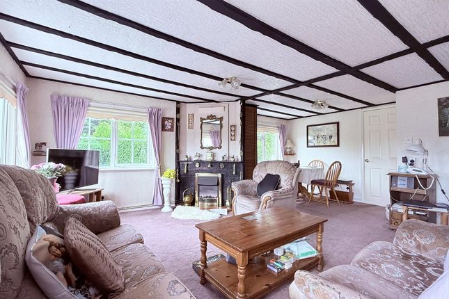 23, Wood End, Whiston photo 5