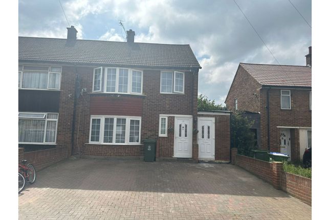 Thumbnail Semi-detached house for sale in Jenningtree Road, Erith