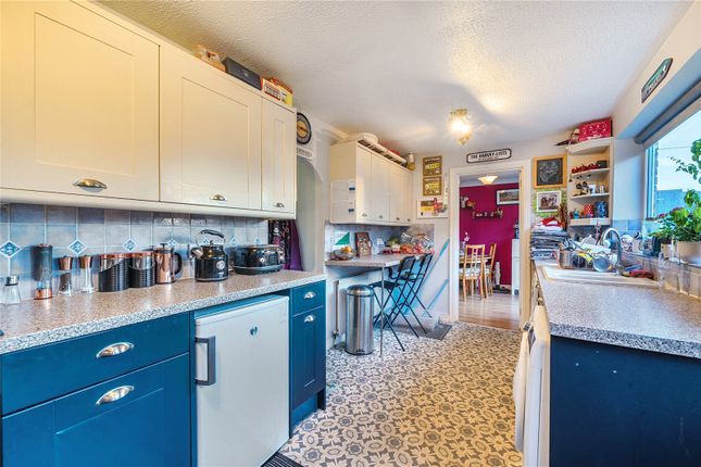 14, Churchfield Croft, Leeds photo 2