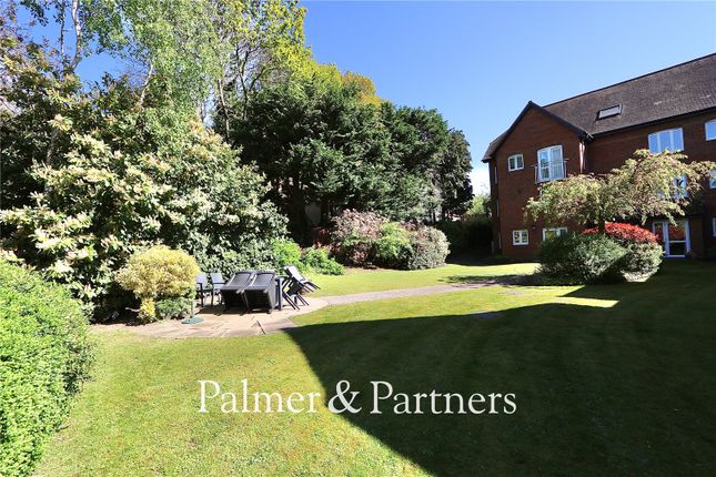 Flat 35 Holme Oaks Court, 50, Cliff Lane, Suffolk photo 3