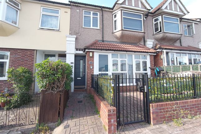 Flat 2, 236, Hornchurch Road, Hornchurch photo 2
