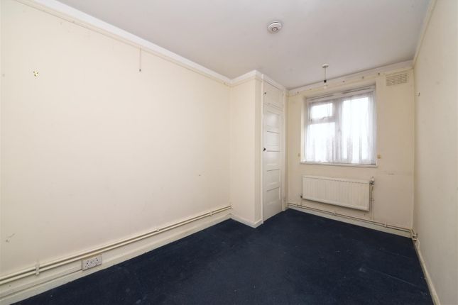 Flat for sale in Mowbray House, East Finchley