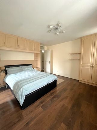 Room to rent in Silverbirch Close, Ickenham, Uxbridge