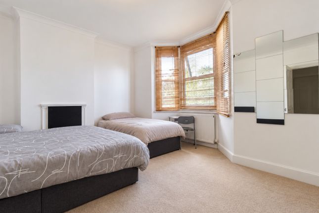 11, Rotherfield Road, Enfield photo 5