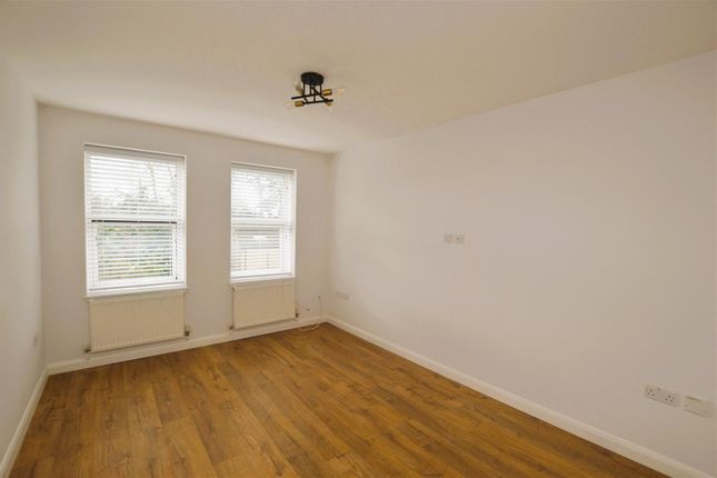 1b, Springfield Close, Croxley Green Rickmansworth photo 3