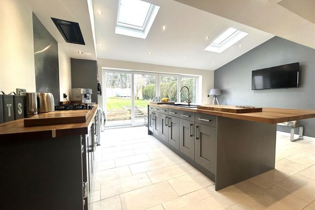 17, Grange Avenue, Leeds photo 3