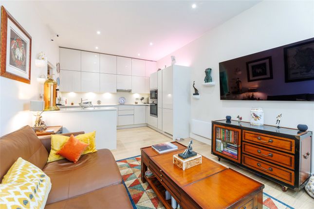 Flat for sale in Halcyon Wharf, 5 Wapping High Street, London