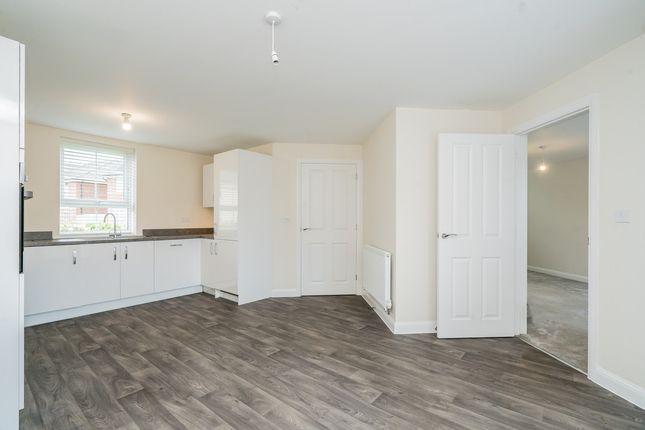 32, Cranwell Crescent, Milton Keynes photo 4