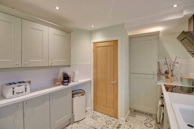 Flat for sale in Southway, Horsforth, Leeds, West Yorkshire
