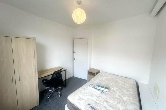 Ivybridge Court,, Lewis Street, London photo 2