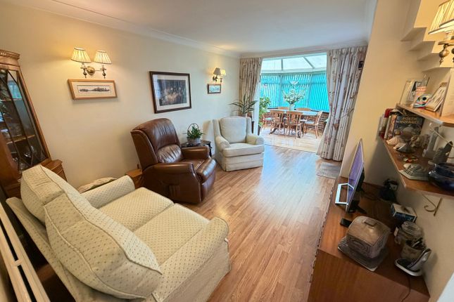 37, Selby Road, Ashford photo 4