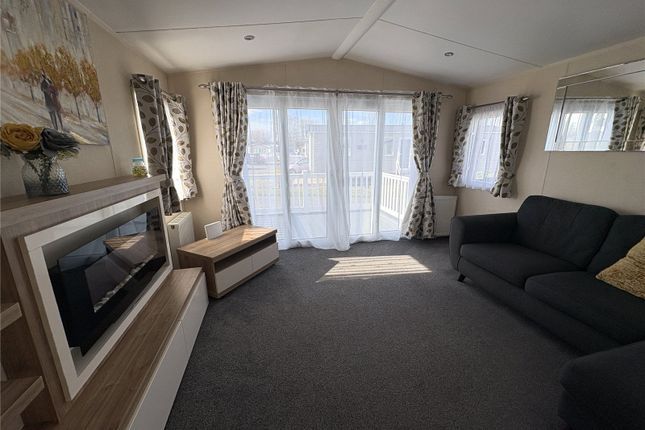 7 Lakeside Drive, Lakeside,, Vinnetrow Road, Chichester photo 2