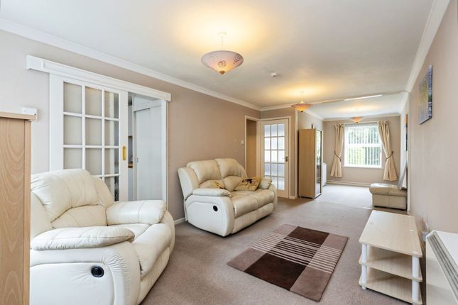 9 Hatherley Hall, Hatherley Road, Cheltenham photo 3
